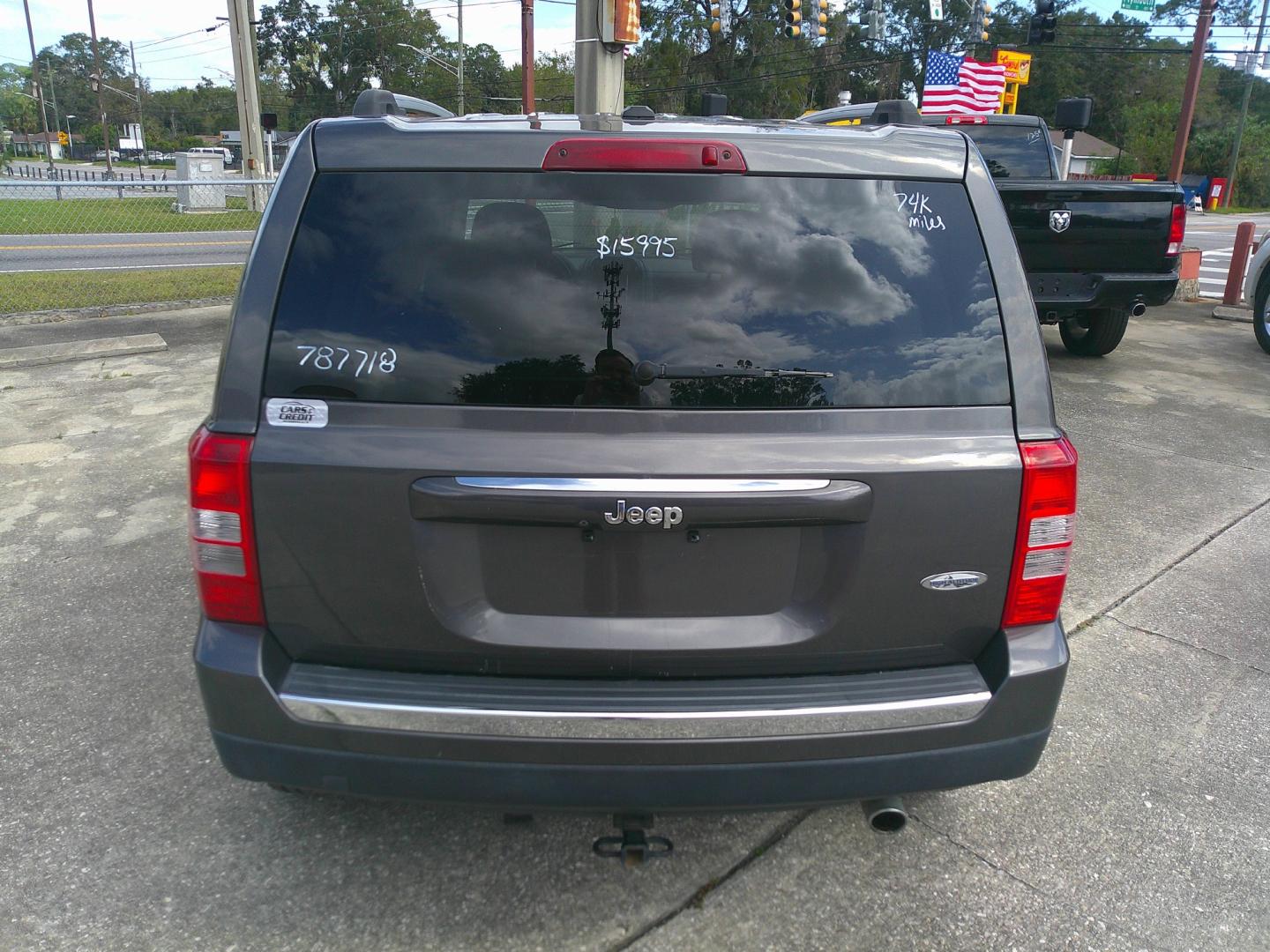 2016 GRAY JEEP PATRIOT (1C4NJPFA3GD) , located at 1200 Cassat Avenue, Jacksonville, FL, 32205, (904) 695-1885, 30.302404, -81.731033 - Photo#6